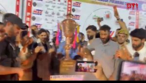 कश्मीर: गोलियां की गूंज से तालियों की गूंज तक